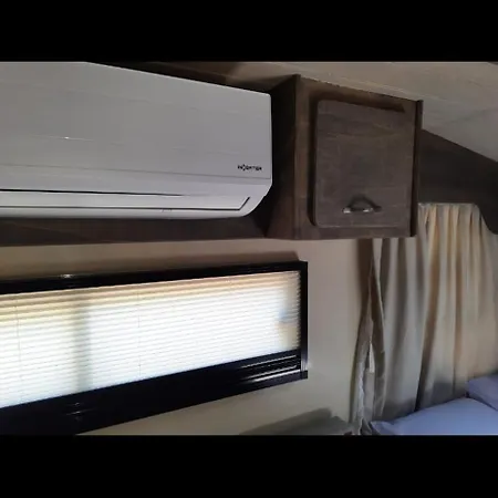 אתר קמפינג Cinar Karavan מרמריס