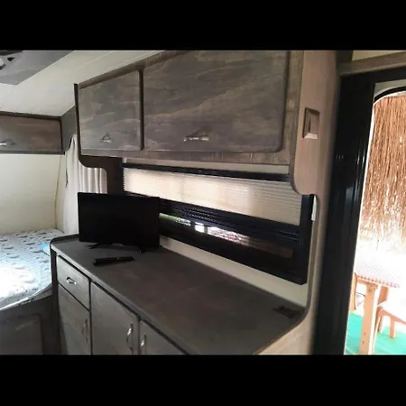 Cinar Karavan אתר קמפינג