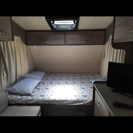 Cinar Karavan אתר קמפינג מרמריס